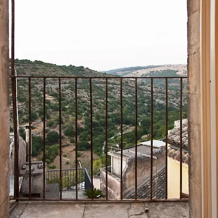 Dell'orologio Guest house Ragusa