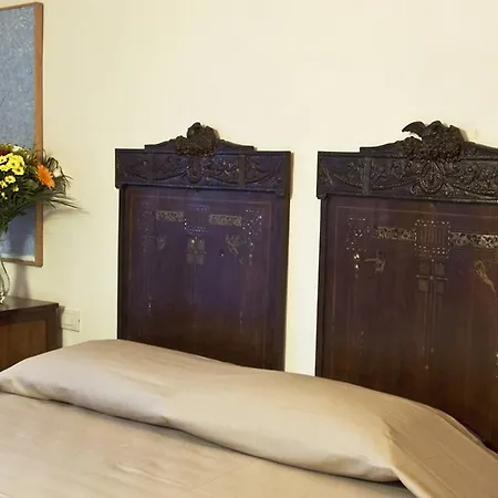 Guest house Dell'orologio 2*