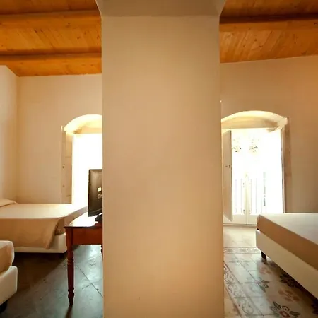 Guest house Dell'orologio 2*