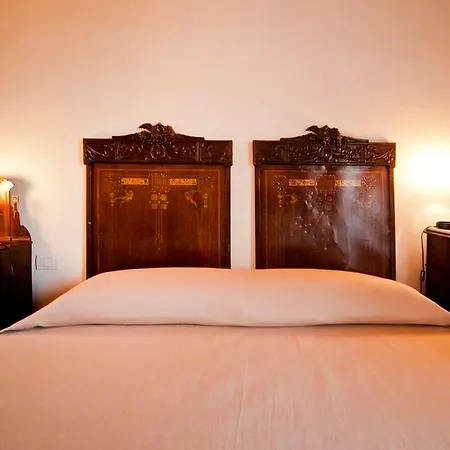 Dell'orologio Guest house