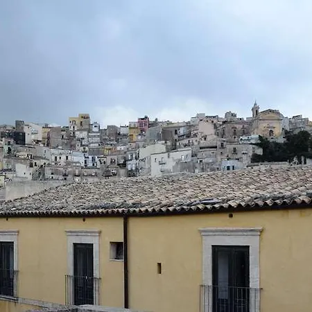 招待所 Dell'orologio 拉古萨