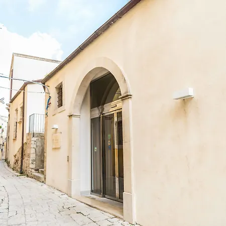 Dell'orologio 招待所 4*